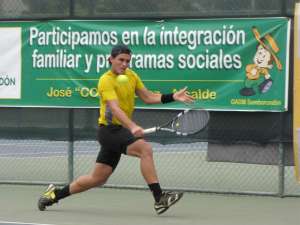 Iv&aacute;n Endara fue superior al tenista brasile&ntilde;o con el cual jug&oacute; dobles en el torneo Futuro anterior. Foto: Cortes&iacute;a KC Tenis