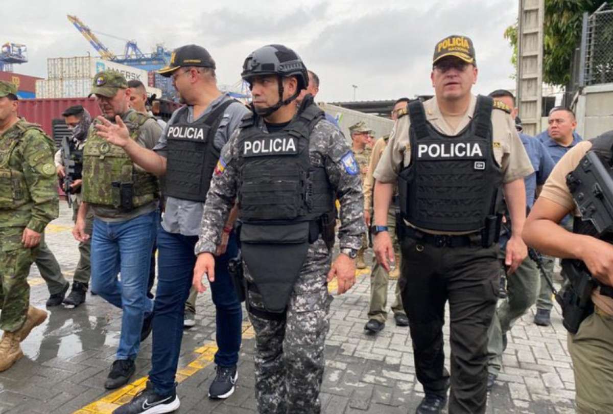 Gobierno anuncia fase &ldquo;Ofensiva Total&rdquo; y ejecuta operativos en puertos de Guayaquil