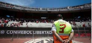 Una de las posibilidades es que se juegue en el Monumental de River Plate para preservar la igualdad de condiciones.
