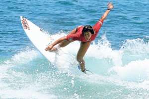 Surfistas ecuatorianos avanzan firmes en el Mundial ISA de Nicaragua