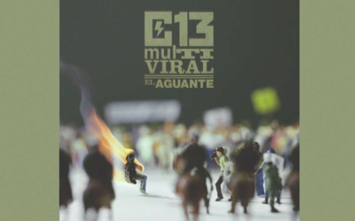 Elogian disco Multiviral de Calle 13
