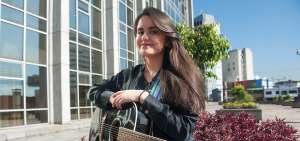 La artista toca la guitarra y el piano, instrumentos con los que acompa&ntilde;a la letra de sus canciones, basadas en temas personales o de relatos de amigos.