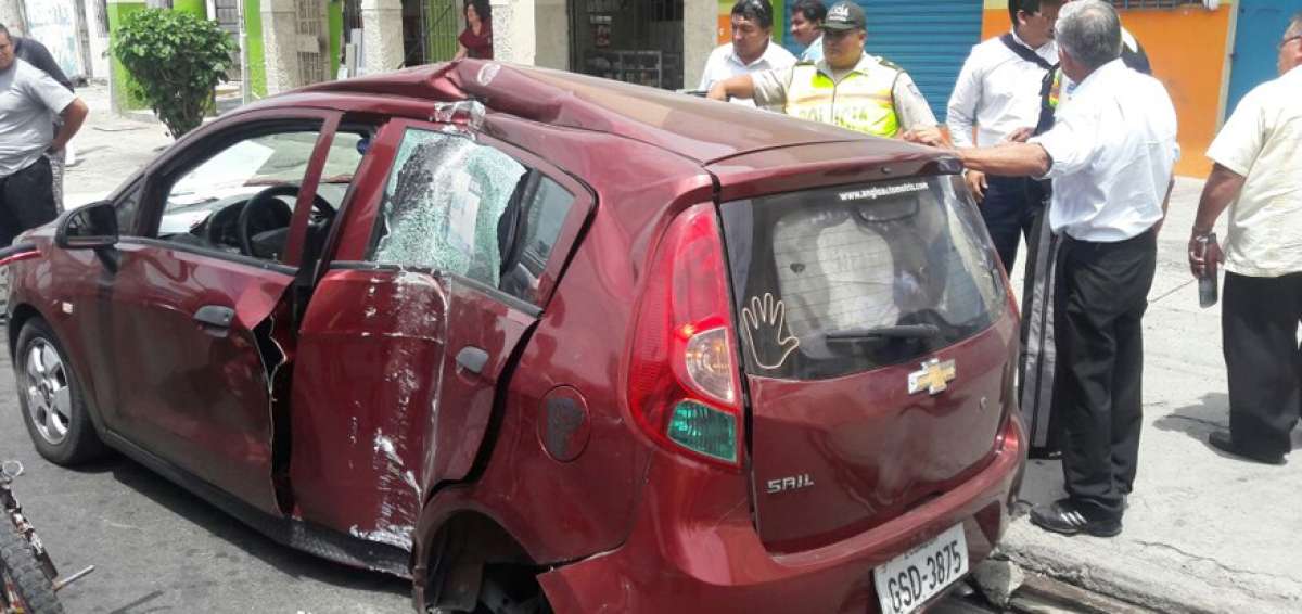 El viernes pasado, el chofer de un Chevrolet Sail intent&oacute; huir de un accidente registrado en El Oro y Carchi.