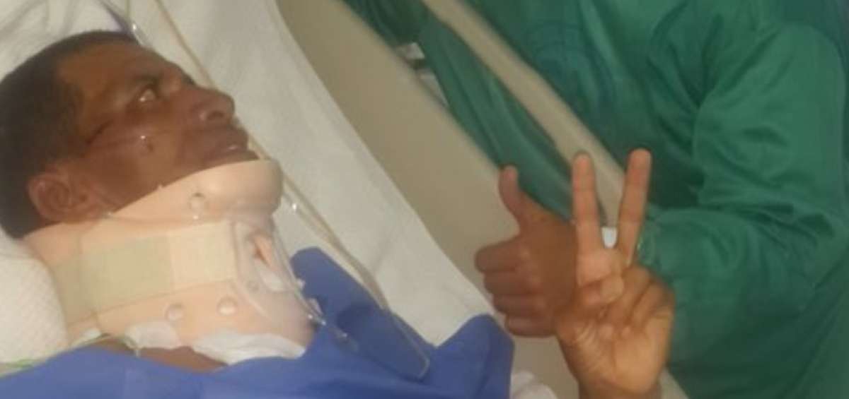 Fabi&aacute;n Cubero (de verde) visit&oacute; a su amigo Luis Bol&iacute;var el &lsquo;Chifle&rsquo; Mosquera el mi&eacute;rcoles pasado. Ese d&iacute;a celebraron juntos el cumplea&ntilde;os 52 del exvolante.