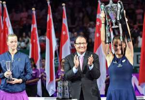 Radwanska (d) se clasific&oacute; a &uacute;ltima hora para el Torneo Final del circuito femenino. Foto: Agencia AFP