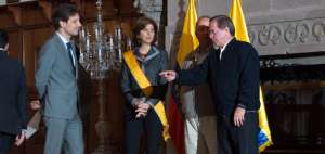 La canciller colombiana recibi&oacute; reconocimiento del Ministerio de Relaciones Exteriores del Ecuador. 