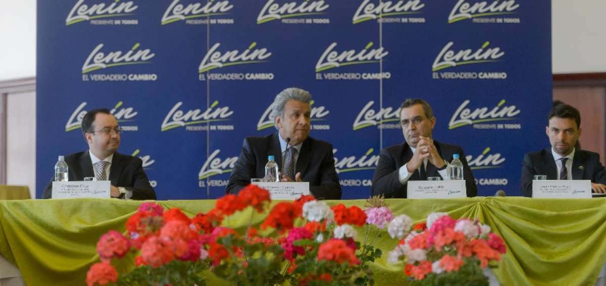 El presidente electo, Len&iacute;n Moreno, se reuni&oacute; ayer con los representantes de las funciones de control.