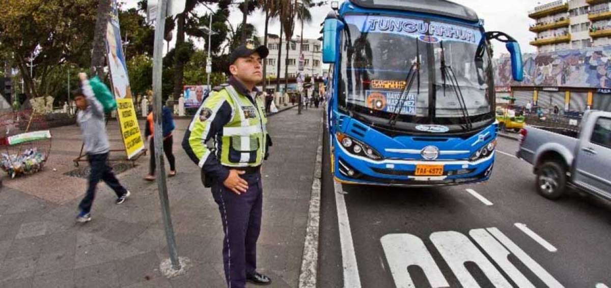 Alcald&iacute;a de Riobamba informa sobre el trabajo de agentes civiles de tr&aacute;nsito
