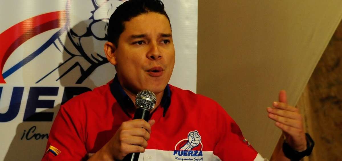 Iv&aacute;n Espinel, excandidato a la Presidencia por Compromiso Social, desminti&oacute; el supuesto respaldo del movimiento a la candidatura del banquero.