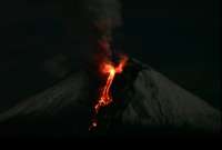 Cámaras registraron la emisión de material piroclástico del volcán Sangay