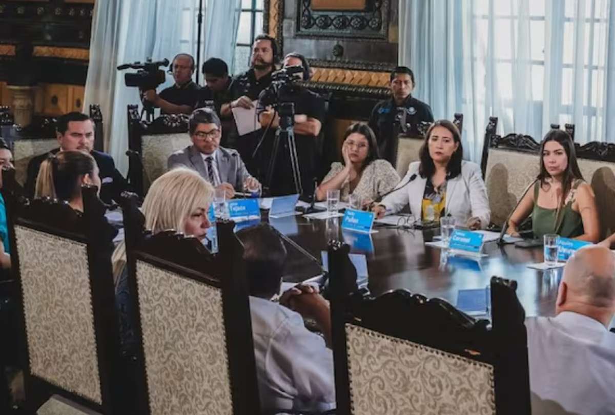La decisi&oacute;n del Concejo no modifica la situaci&oacute;n judicial del alcalde.