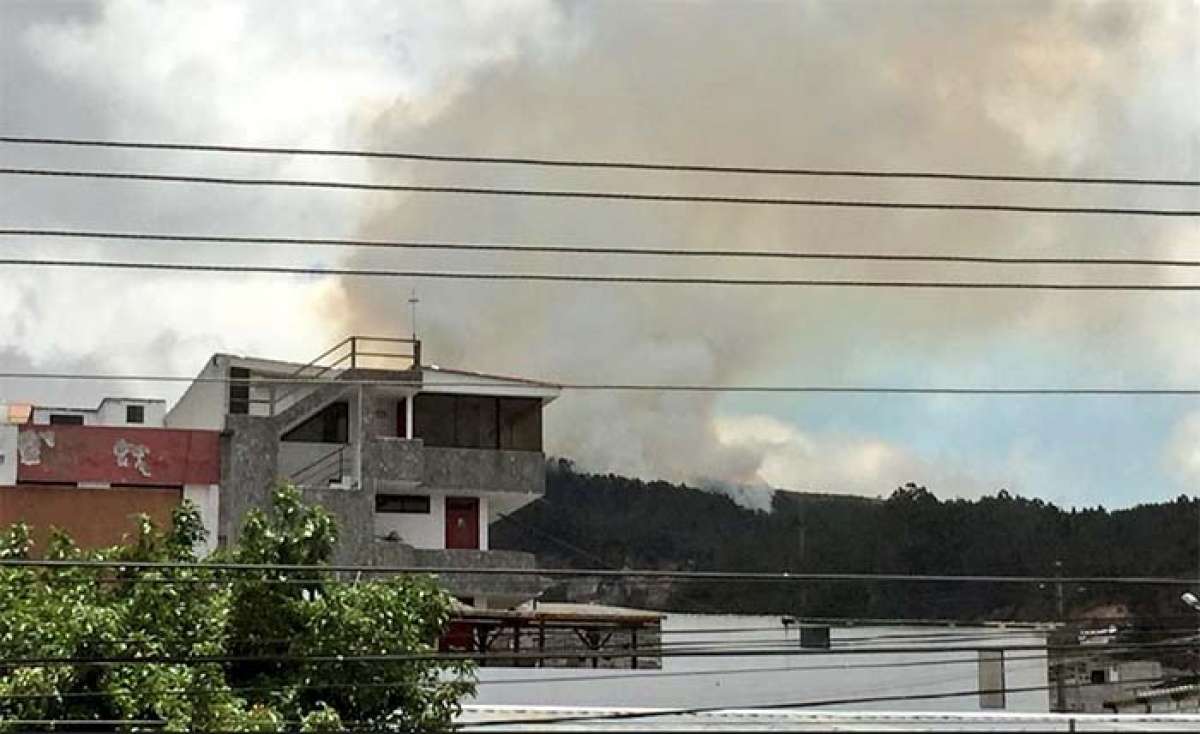 FOTO: cuenta Twitter de @BomberosQuito