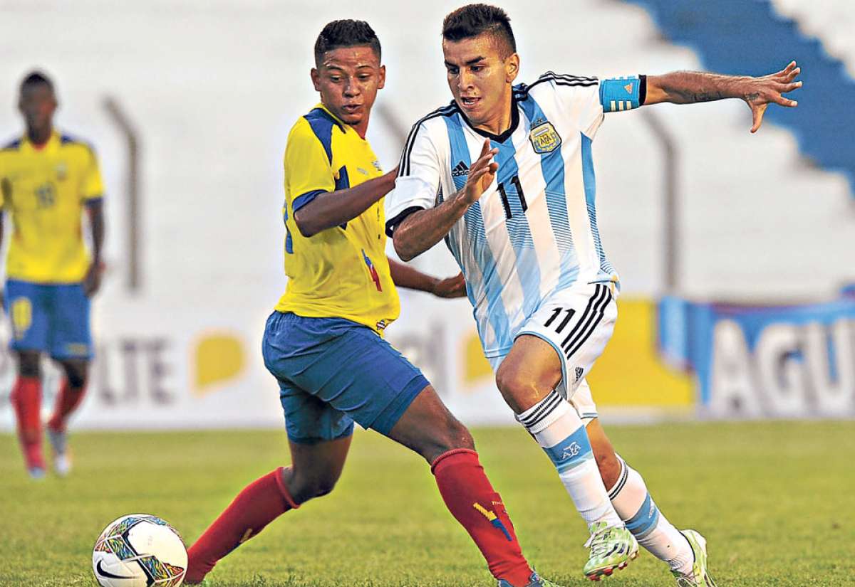 El desorden, la ansiedad y el exceso de confianza mermaron el rendimiento de la selecci&oacute;n sub-20 en su debut con derrota (5-2) ante Argentina. La &lsquo;Tri&rsquo; enfrenta esta noche a Per&uacute;. Foto: AFP