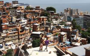 Dos millones de personas -un tercio de la poblaci&oacute;n de R&iacute;o de Janeiro- viven en favelas. Foto: Internet