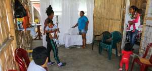 En el velorio de la reci&eacute;n nacida estaban solo sus t&iacute;os y una vecina que anhelaba hacerla parte de su familia.