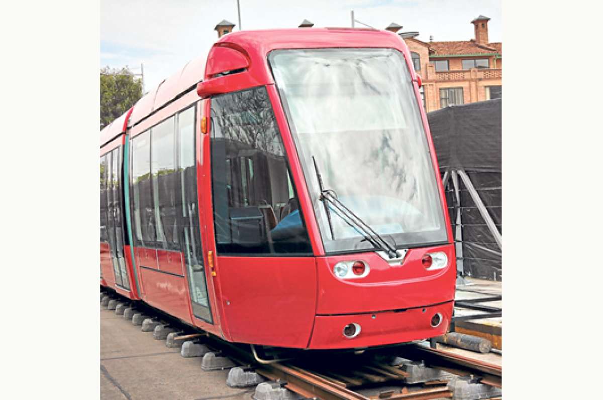 Las m&aacute;quinas del tranv&iacute;a de Cuenca llegar&iacute;an en julio 2015