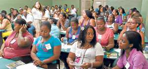 El Di&aacute;logo Nacional con los representantes afroecuatorianos se realiz&oacute; ayer en la Universidad de Guayaquil. Foto: Lylibeth Coloma / El Tel&eacute;grafo
