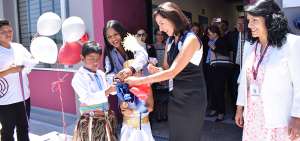 La ecuatoriana Mar&iacute;a Fernanda Corral, alta funcionaria de Children International, inaugur&oacute; la nueva sede en La Magdalena, que atender&aacute; a 2.500 ni&ntilde;os.