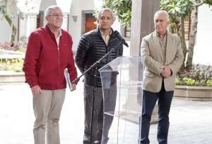 Autoridades analizan retirar vallas del Centro de Quito