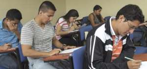 1.691 postulantes aspiran a una beca tras rendir el Examen de Ingreso al Posgrado