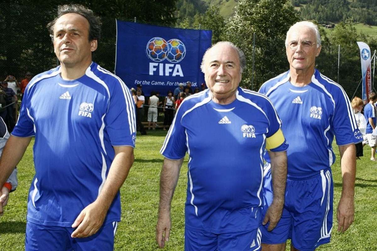 En 2010 Platini se dirigi&oacute; a la FIFA para que le pagaran una deuda de 2 millones de francos suizos.