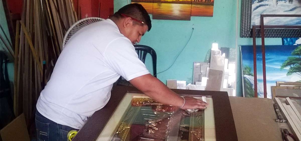 La colocaci&oacute;n del vidrio es uno de los momentos en que se necesita de mayor precisi&oacute;n.