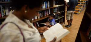 T&iacute;tulos de literatura cl&aacute;sica, contempor&aacute;nea, infantil y juvenil son los que m&aacute;s abundan en la nueva librer&iacute;a.