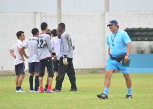 El colombiano Armando Osma ya dirigi&oacute; al Manta FC en 2011. Foto: Tomada del Facebook del Manta FC