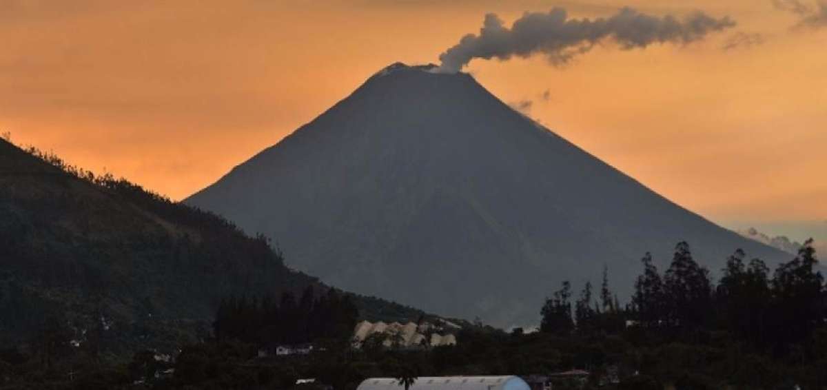 Alerta en el volc&aacute;n Tungurahua cambia de naranja a amarilla