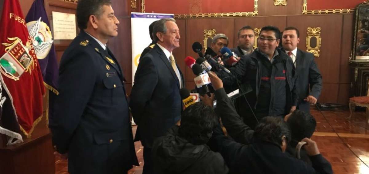 Oswaldo Jarr&iacute;n en su primera rueda de prensa como ministro de Defensa.