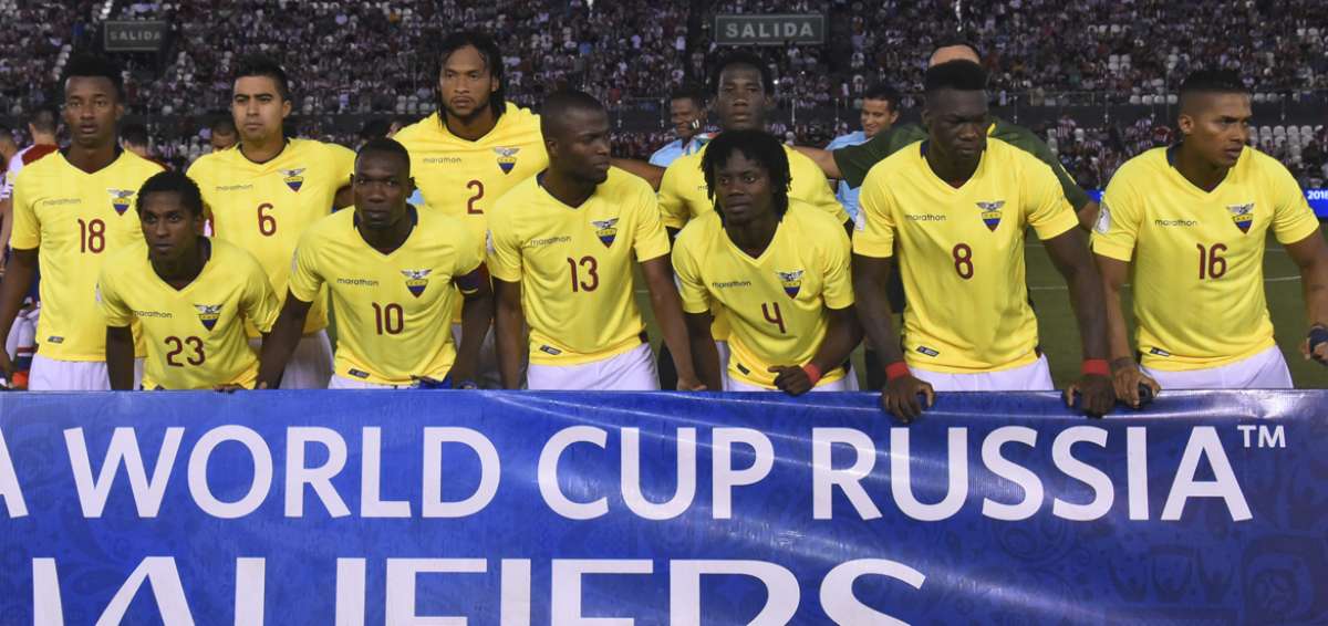 Un hipotecado Ecuador busca conciliar el sue&ntilde;o para el duelo con Colombia