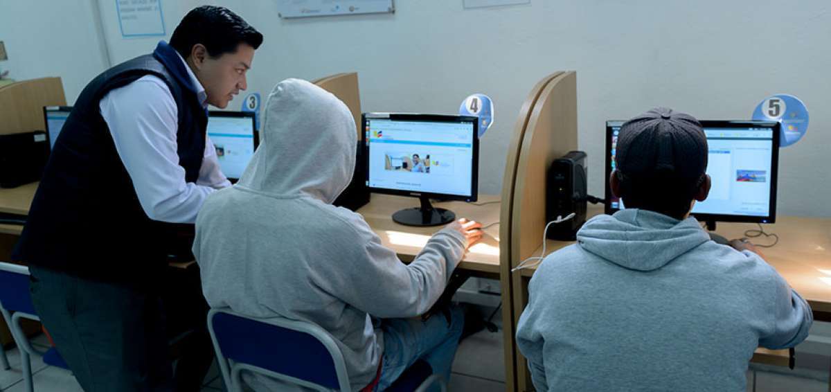 En la campa&ntilde;a "Todos ABC" se plantea una propuesta en la que un estudiante que se inscribe para la oferta de Alfabetizaci&oacute;n tiene la posibilidad de culminar sus estudios hasta el Bachillerato en alrededor de 5 a&ntilde;os.