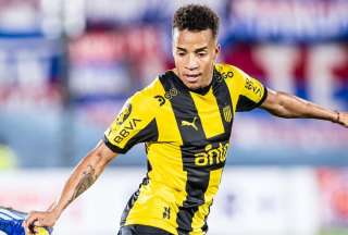 Byron Castillo fue titular en el clásico uruguayo