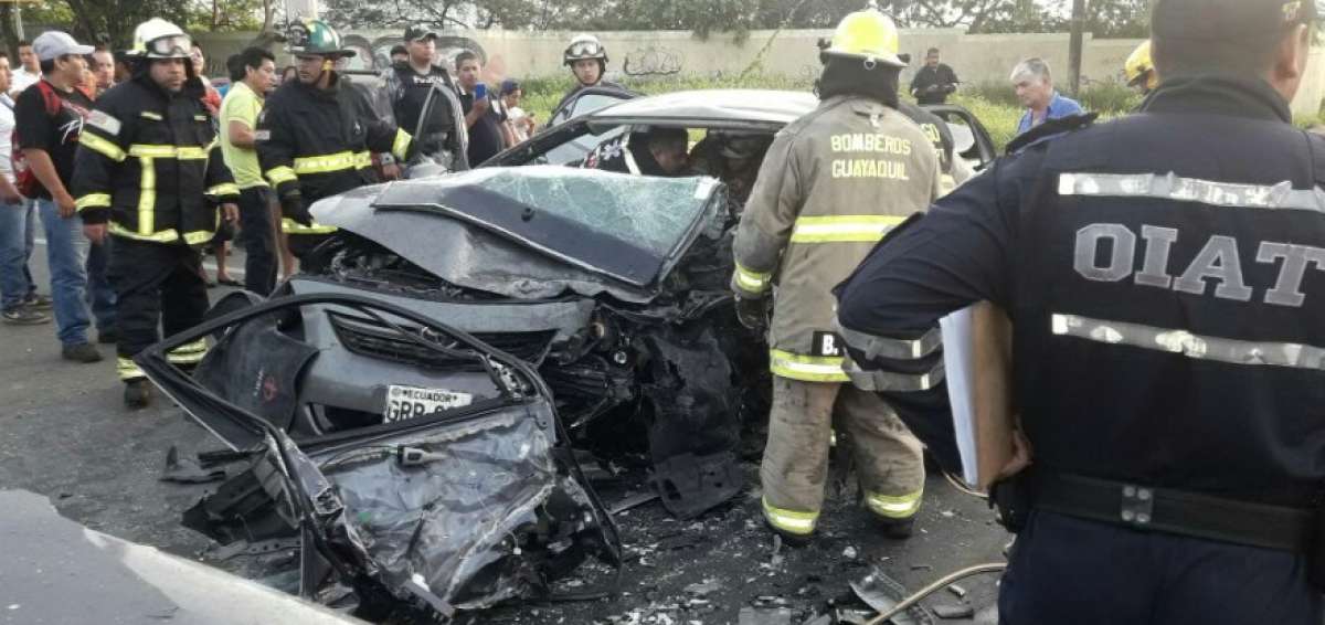 Una persona muerta y seis heridas deja accidente en v&iacute;a a Daule