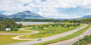 En 1970, se inaugur&oacute; el aut&oacute;dromo con la participaci&oacute;n de 50 competidores de diferentes ciudades del pa&iacute;s. Foto: Ministerio de Turismo