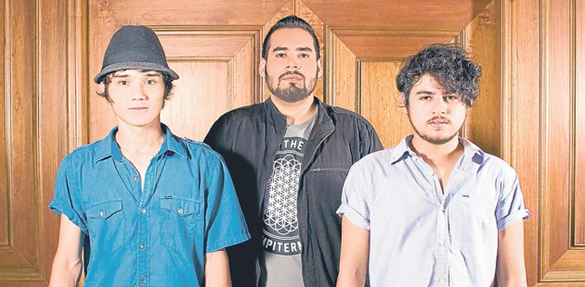 Una de las bandas participantes es Ludovico, integrada por Fabrizzio Paredes, John Villamar y Ney Su&aacute;rez. Foto: cortes&iacute;a
