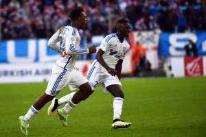 Michy Batshuayi (i.) fue el autor del tanto ganador para el Olympique de Marsella. Foto: AFP