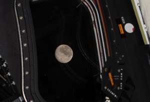 Imagen difundida por la NASA que muestra una vista de la Luna antes del sexto d&iacute;a de vuelo de la misi&oacute;n de Artemis II. EFE