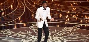 El presentador, el humorista Chris Rock, no tard&oacute; ni un segundo en abordar la ausencia de nominados negros. 