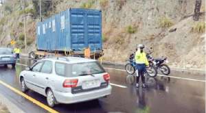 Seg&uacute;n las autoridades, la impericia de los conductores es la principal causa para los accidentes en estas avenidas. Foto: Tomada del COE Metropolitano.