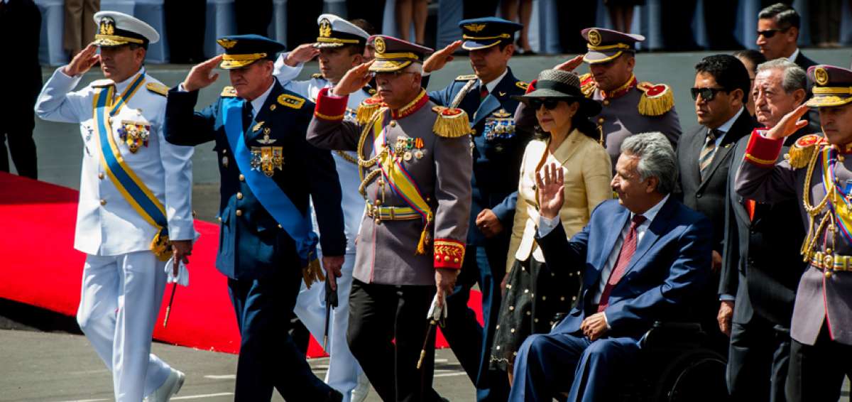 El presidente de la Rep&uacute;blica, Len&iacute;n Moreno, arrib&oacute; junto con su esposa a la Tribuna del Sur para ser parte de la Gran Parada Militar por el 10 de Agosto.