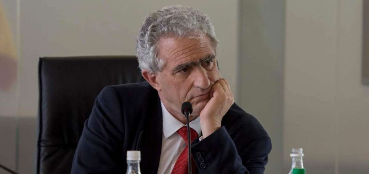 Legisladores piden renuncia de Bustamante a la presidencia de comisi&oacute;n