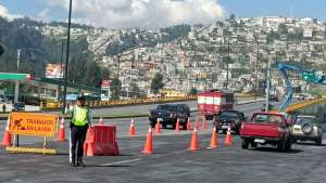 AMT reporta cierre de un carril en una calle de Carapungo