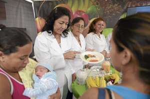 Varias de las madres que asistieron a la actividad en Guayaquil recibieron charlas de alimentaci&oacute;n saludable a seguir durante los meses de lactancia. Foto: Carina Acosta/ El Telegrafo