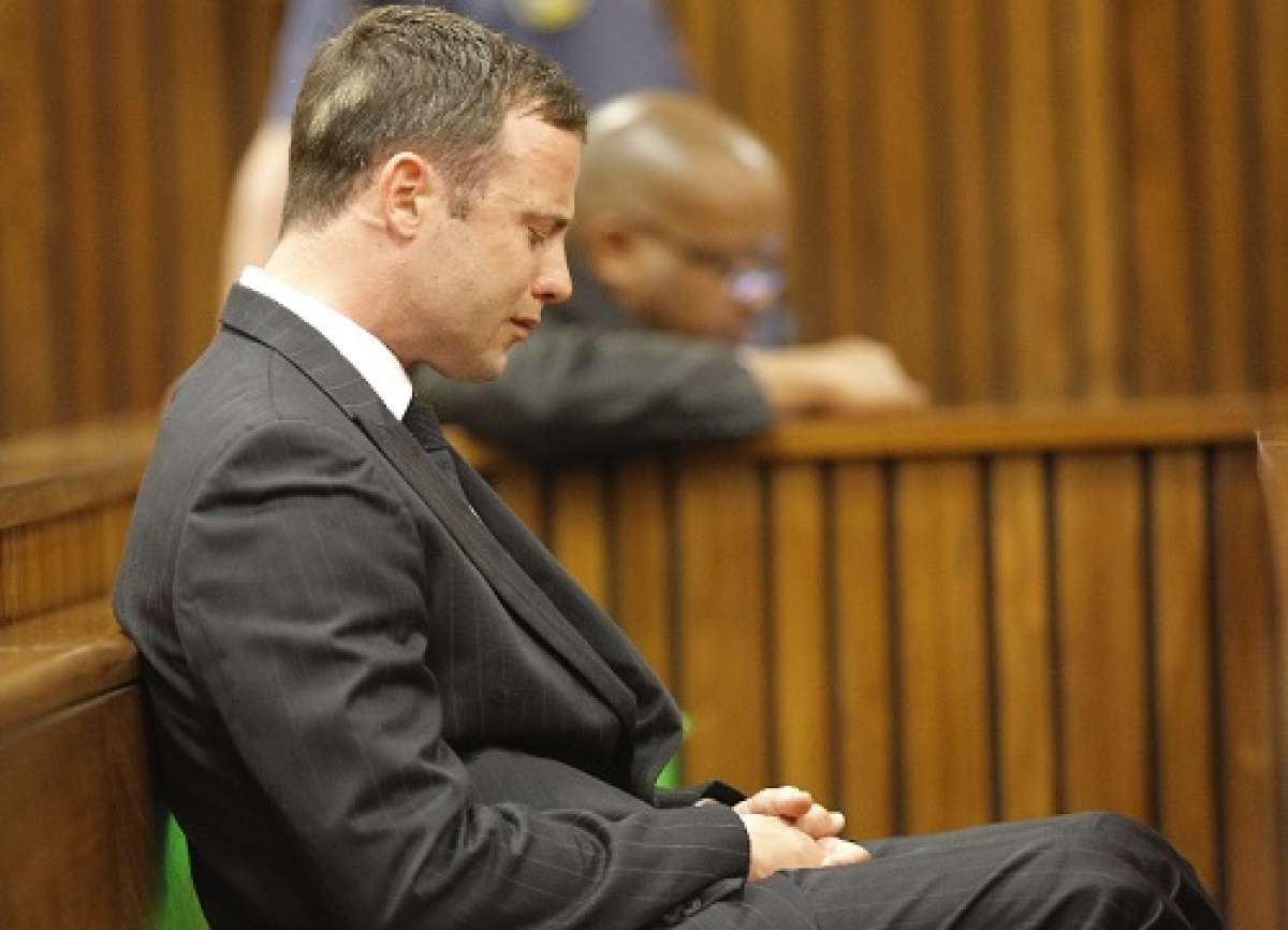 Jueza descarta que Pistorius matara a su novia con premeditaci&oacute;n; veredicto se conocer&aacute; ma&ntilde;ana 