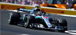 Lewis Hamilton ampl&iacute;a su contrato con Mercedes hasta 2020