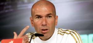 Zidane pide al Real Madrid que saque a hablar a Gareth Bale