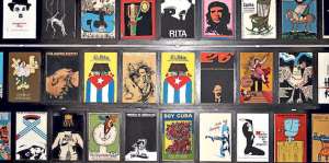 Cartelera de una selecci&oacute;n de pel&iacute;culas cubanas que han pasado por el encuentro. FOTO criaturadeisla