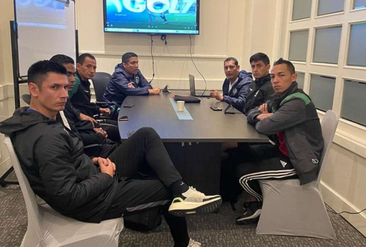 Los &aacute;rbitros para la final de LigaPro se concentran en la Casa de la Selecci&oacute;n