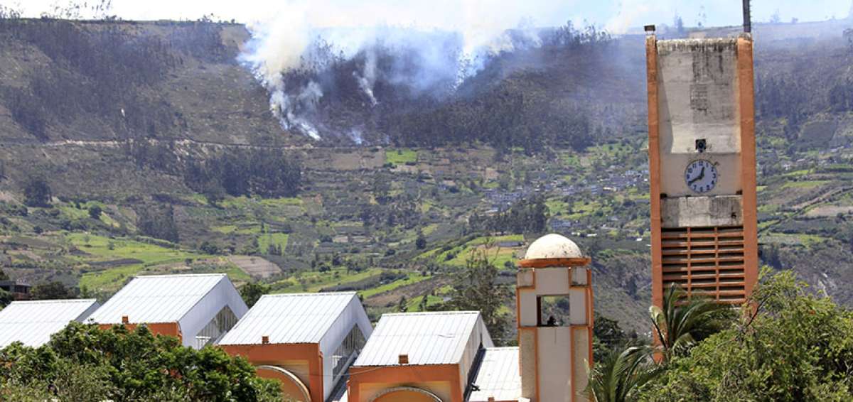 Los montes que cubren el valle de Patate, donde crecen diversas especies arbor&iacute;colas, son monitoreados a diario por el alto riesgo de incendio.